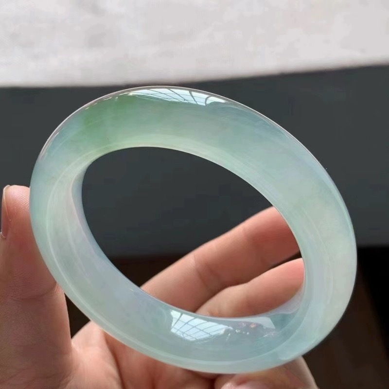 Light ice jade for girls, Burm - Lighting review and price